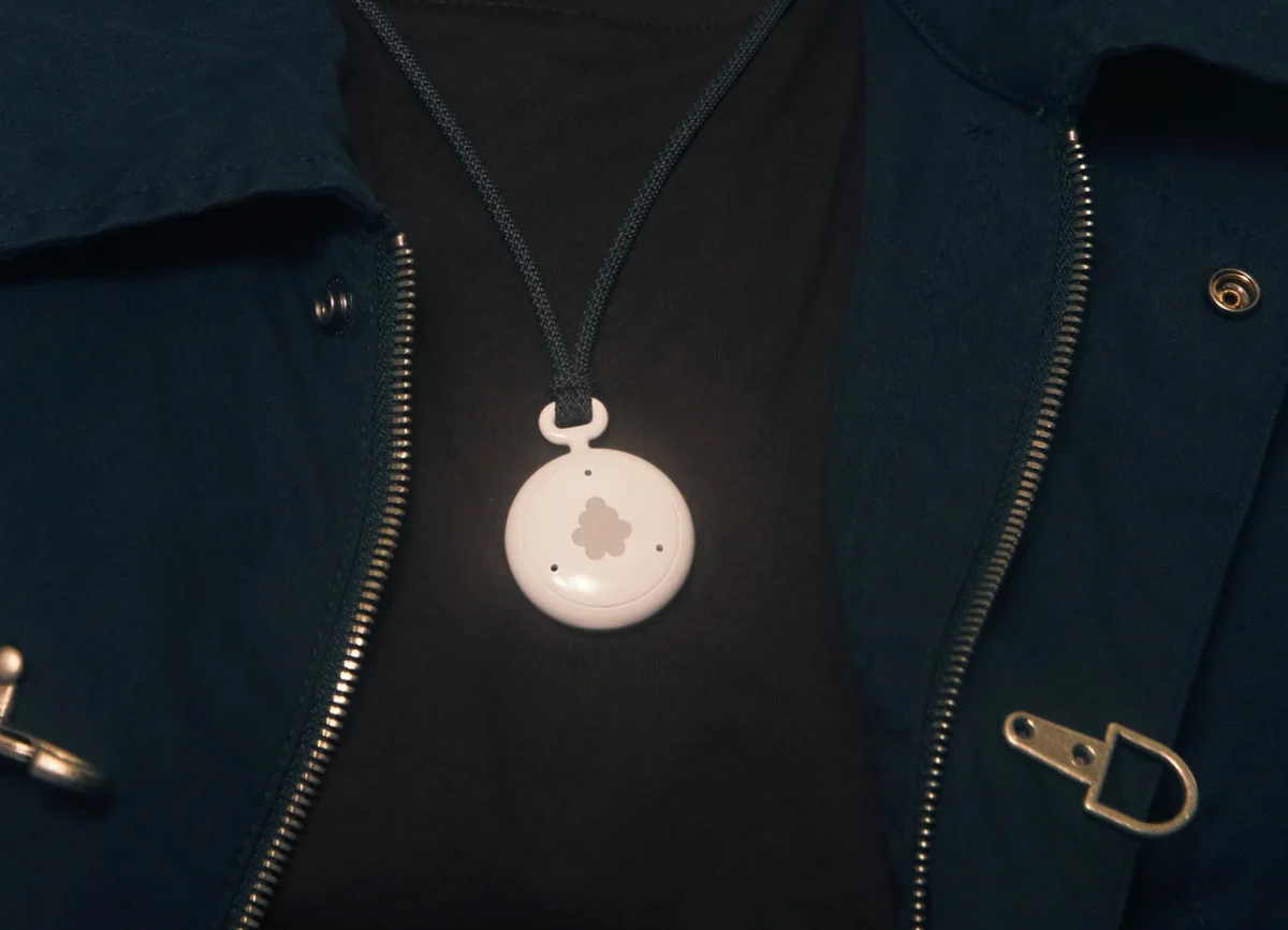 Fieldy 3 - Fieldy 3 as a pendant. Official manufacturer product photography.