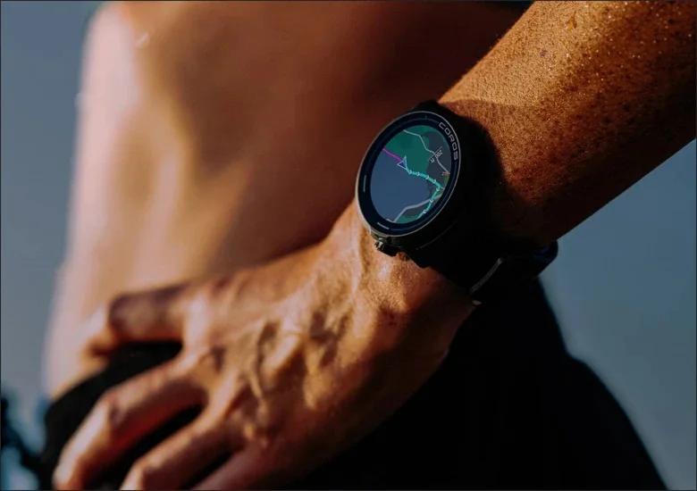 COROS PACE Pro - Original COROS photograph showing COROS PACE Pro. Promotional screens may be composited; physical hardware is shown.