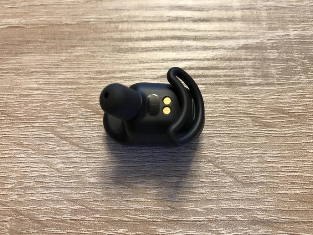 Sony Xperia Ear - Original physical-device photograph of Sony Xperia Ear. SmartWearGuide has not hands-on tested this model. Photo credit: Sunmattu.